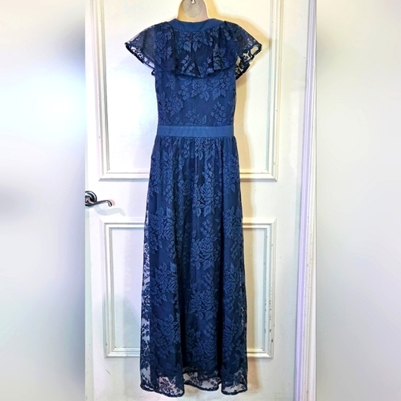 Miami Blue Floral Lace V-Neckline Maxi Dress, Medium - Picture 2 of 16